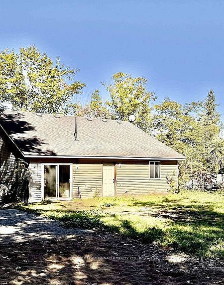2nd image of 2 Oakwood Dr