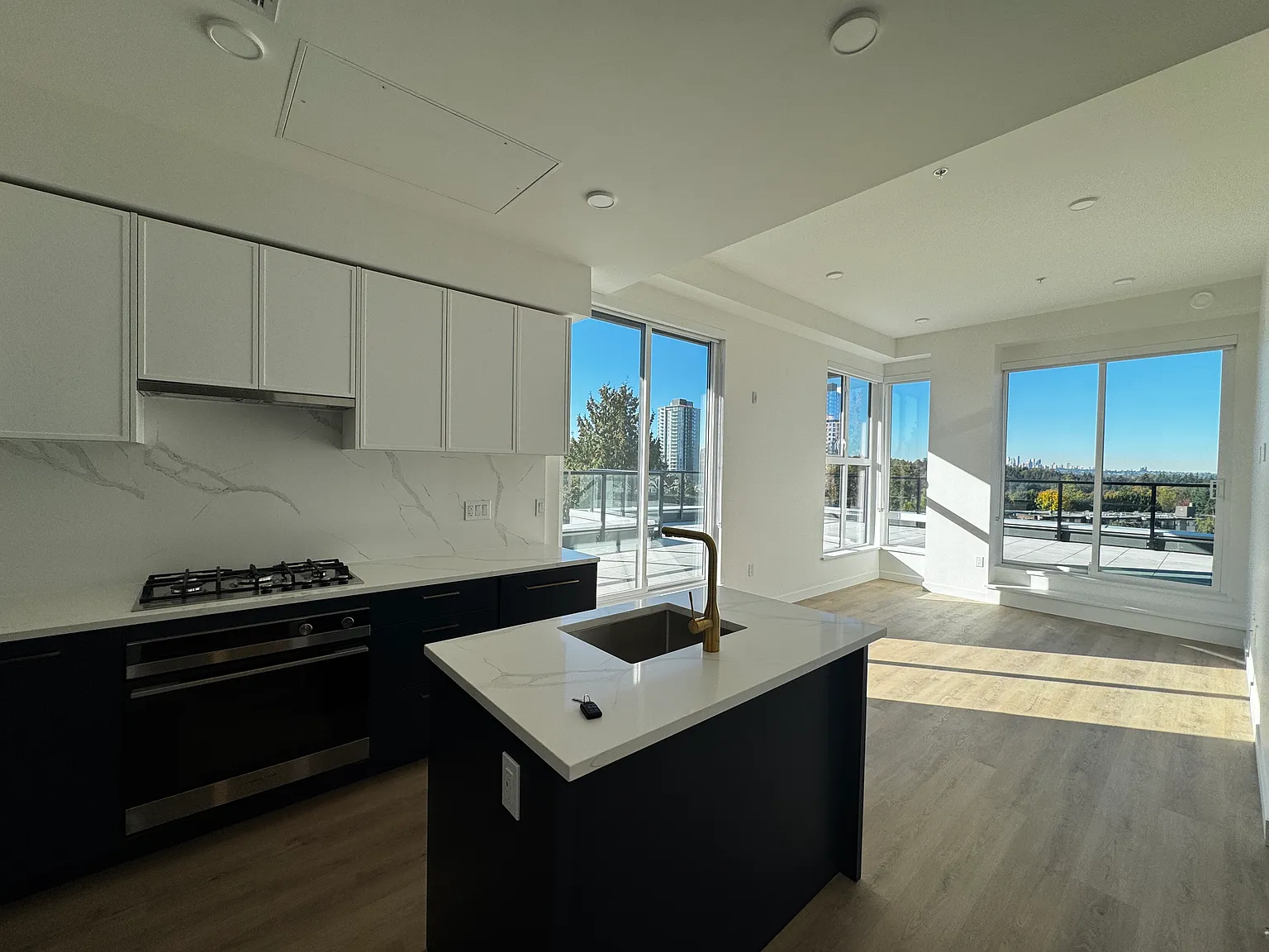 375 Clayton St #503 photo 1
