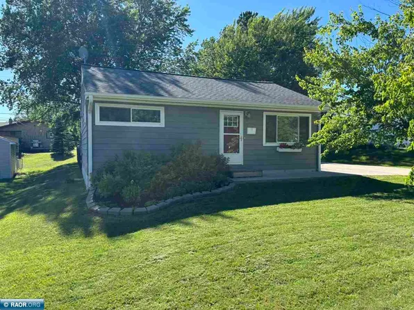410 E 33rd St, Hibbing, MN 55746
