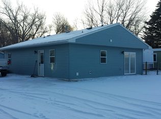 1027 5th Ave SW, Minot, ND 58701