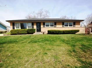 704 Webley Ct, Schaumburg, IL 60193