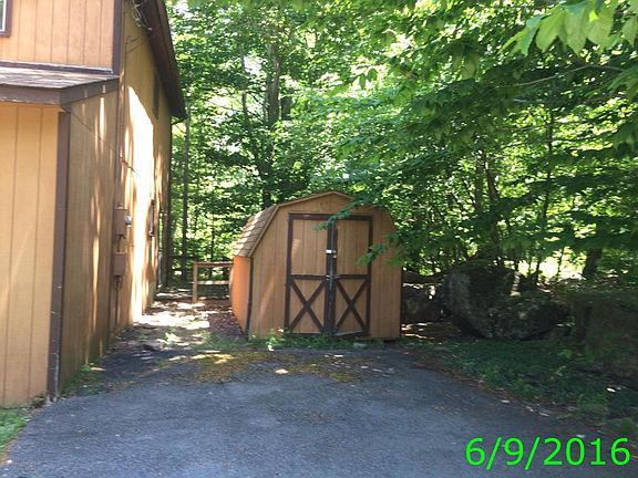 4th image of 1370 Winding Way