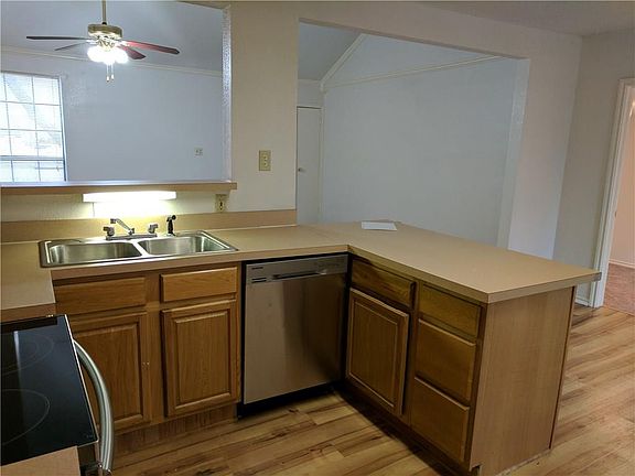 5th image of 3514 Indianola St
