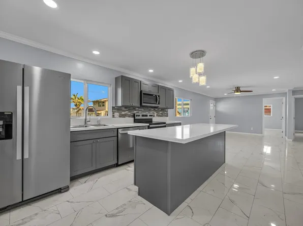 585 Linekona Pl, Wailuku, HI 96793