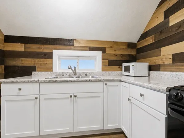 321 E Washington St, 321 E Washington St #2, Prairie Du Chien, WI 53821