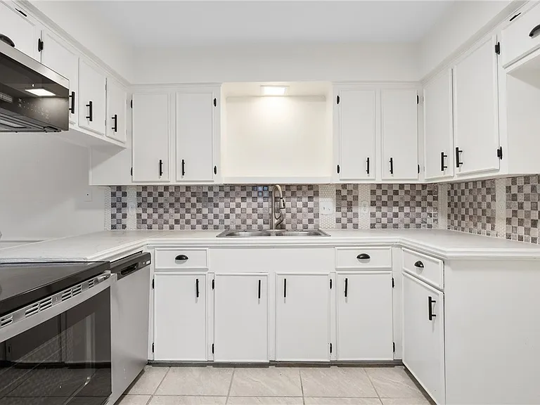 5009 Wingfoot Ln #B — Photo 11