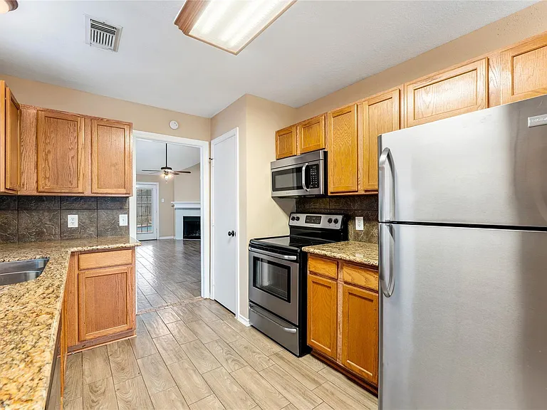 5622 Village Park Dr — Photo 11