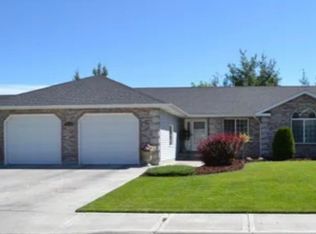 890 Summerfield Dr, Idaho Falls, ID 83404