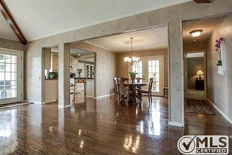 4th image of 16931 Old Pond Dr