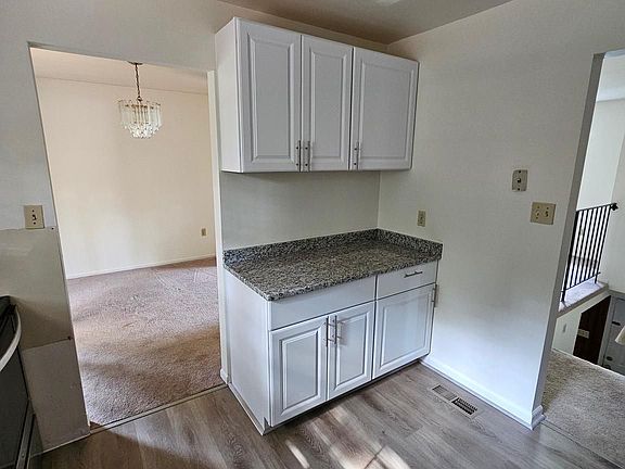 5th image of 5041 Lynwood Dr