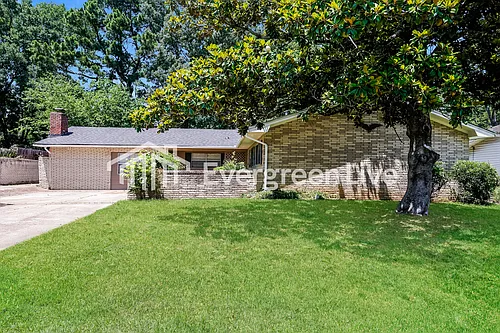 1124 Plantation Blvd Photo 1