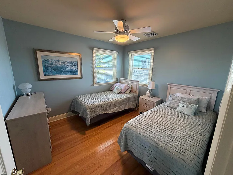 415 N Harvard Ave — Photo 14