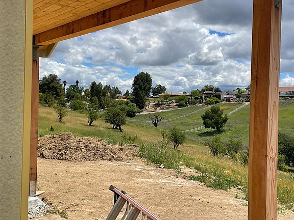 Beautiful & peaceful views & neighborhood