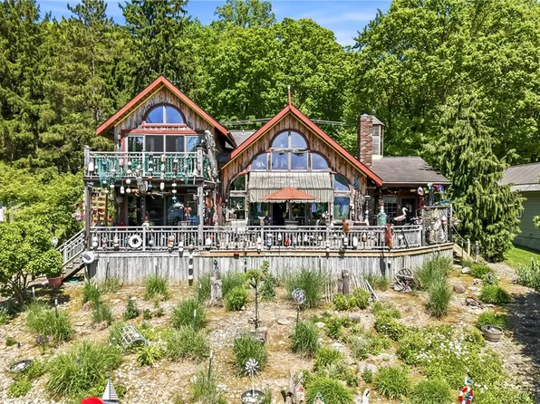 4621 E Lake Rd, Jamestown, PA 16134