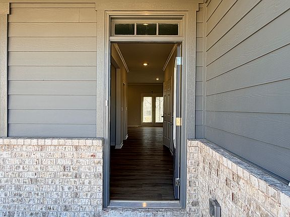 3rd image of 71 Biltmore Pl