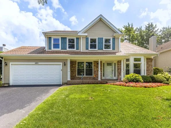 1425 Winston Dr, Buffalo Grove, IL 60089