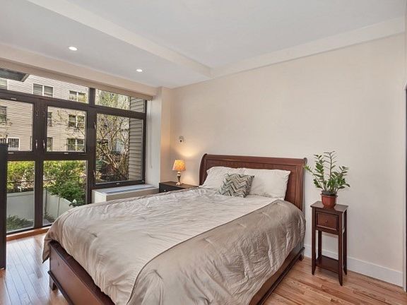 4th image of 225 E 111th St APT 2B