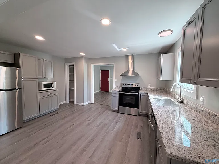 1224 Halsey Ave NE — Photo 13