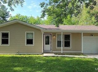 1392 Trails Dr, Fenton, MO 63026