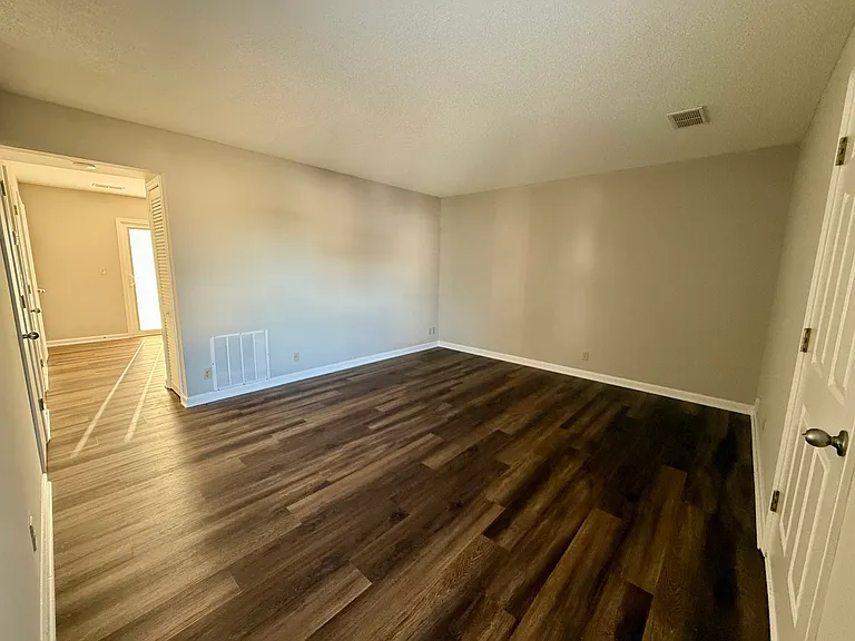118 Judy Ct — Photo 3