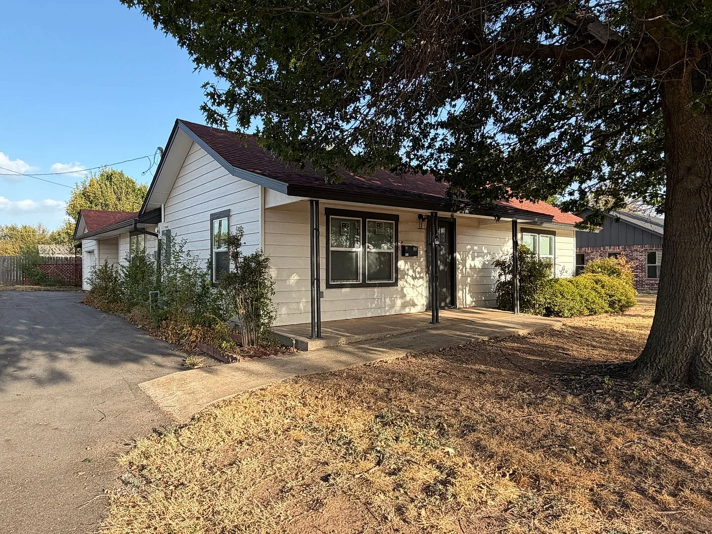 306 G St, Elgin - HOT New Listing! — Photo 1