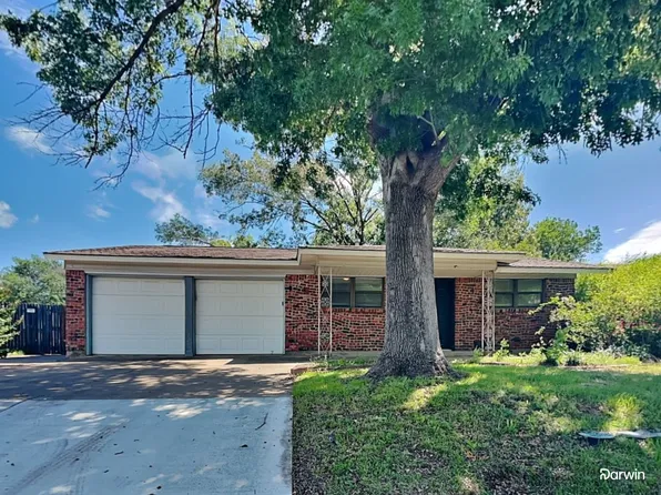 605 Thompson Dr, Saginaw, TX 76179