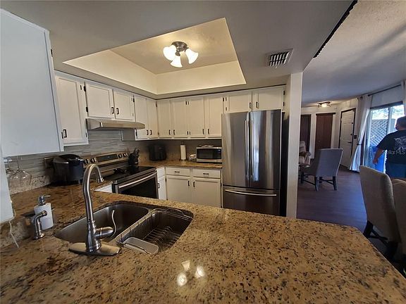 5th image of 14018 Trouville Dr