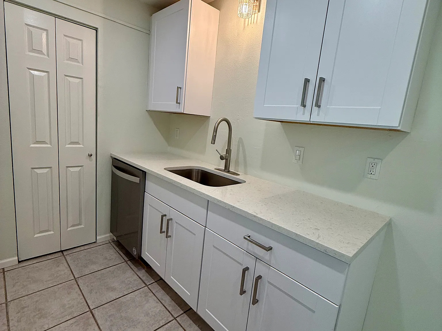 2 bed, 1.5 bath, 800 sqft, $1,995 — Photo 4
