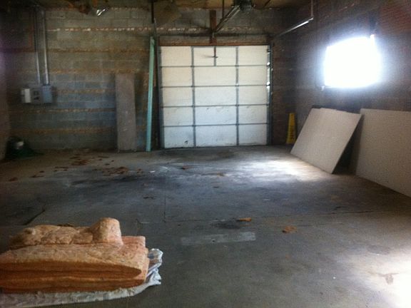 4th image of 2337 S Central Ave #Storefront