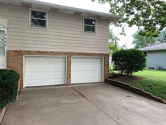 5th image of 9600 N Brookview Dr
