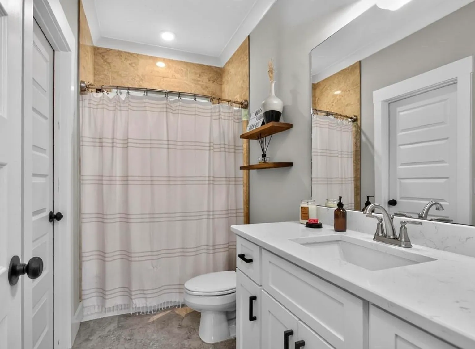 4 bed, 2130 sqft, $3,400 — Photo 4