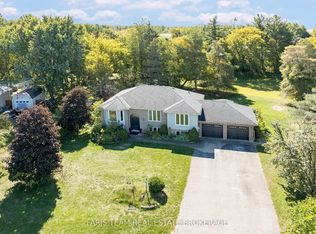 24 Parr Blvd, Springwater, ON L9Z 0B1