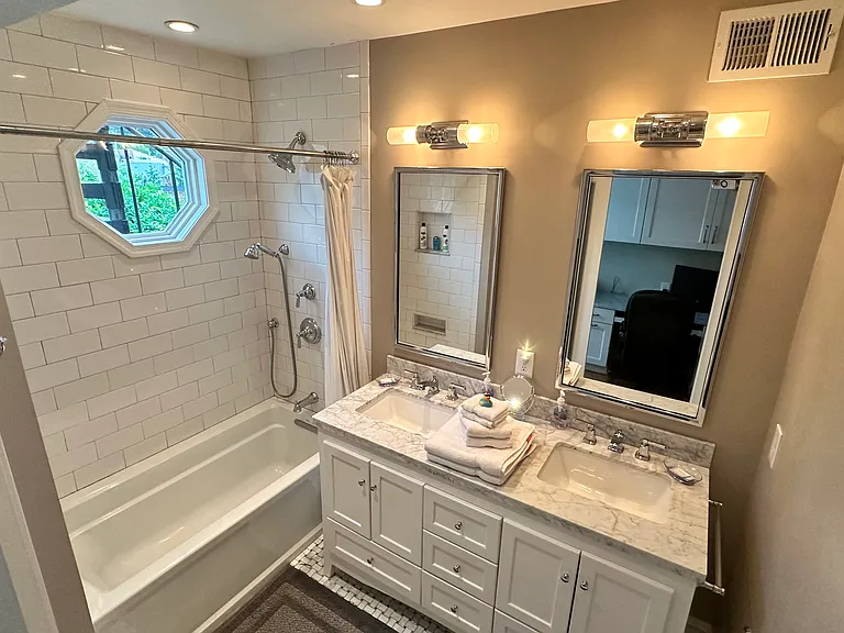 3rd Floor Bath