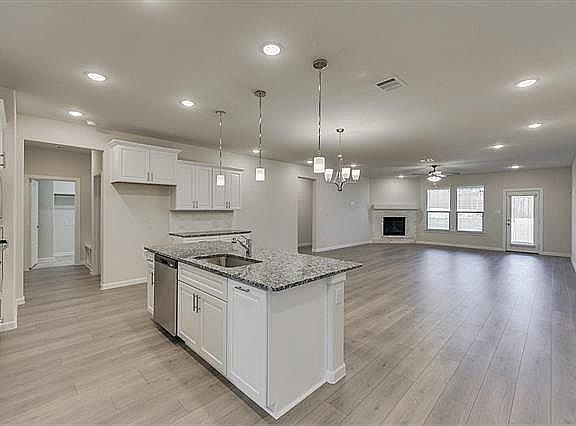 5th image of 1100 Coralberry Dr