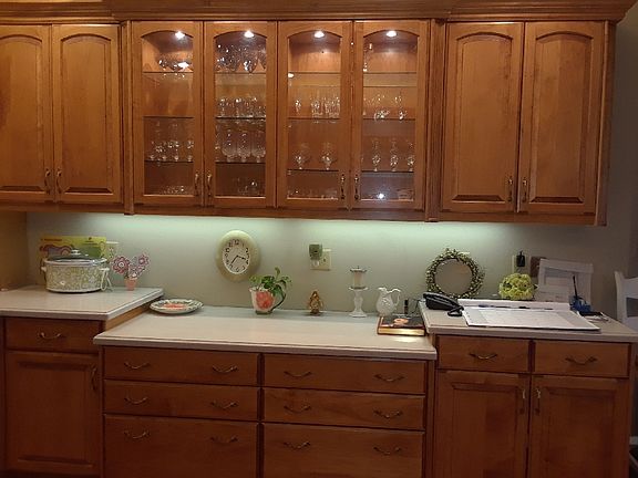 Built in china cabinet in Ki