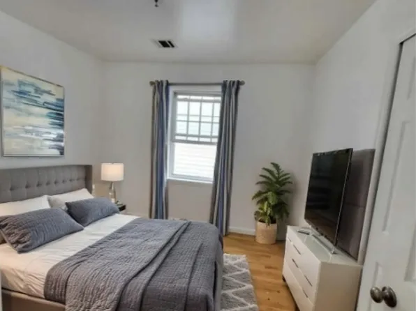 12 Bergen Ave Floor 2, Jersey City, NJ 07305