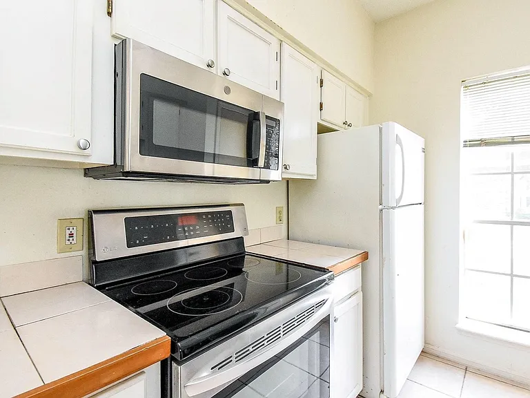 7575 Cambridge St #1004 — Photo 9