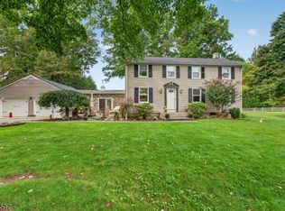3 Galloping Hill Rd, Clinton Twp., NJ 08833