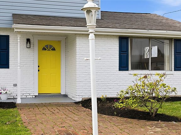 4th image of 126 Hereford Dr
