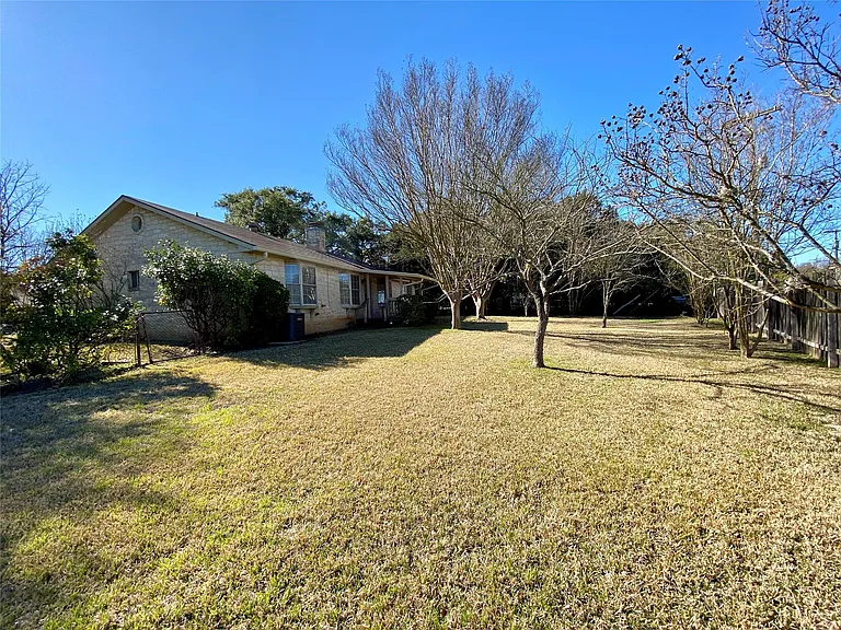 5502 Longhorn Lndg — Photo 21