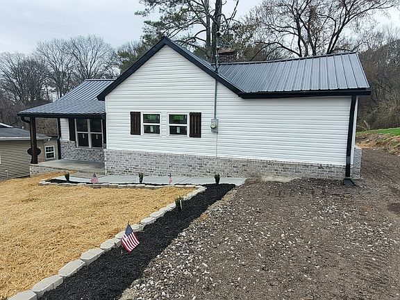 4th image of 136 Greentop St
