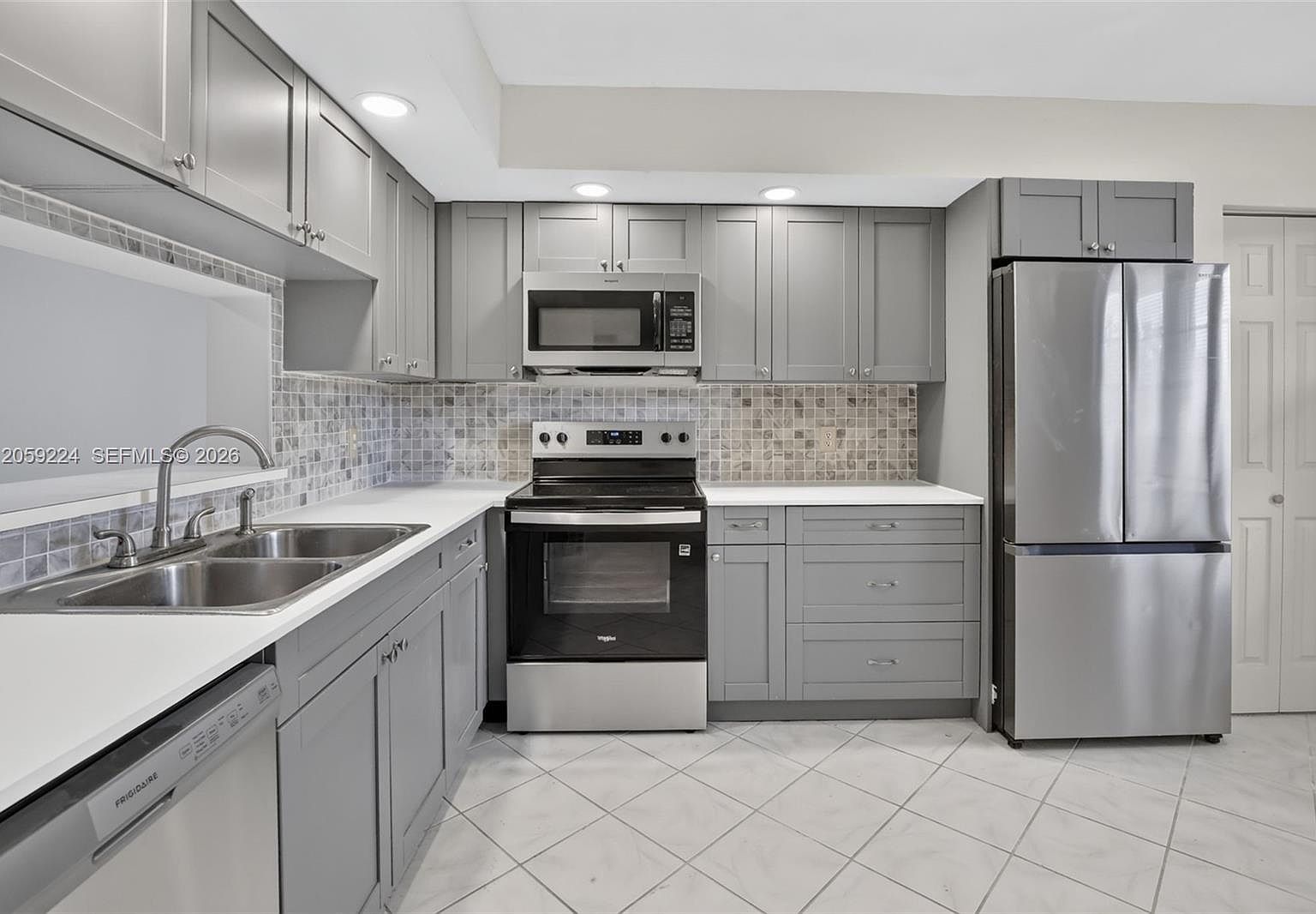 12800 SW 7th Ct APT 306G — Flamingo Lakes Golf Club