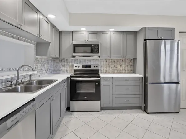 12800 SW 7th Ct APT 306G, Hollywood, FL 33027