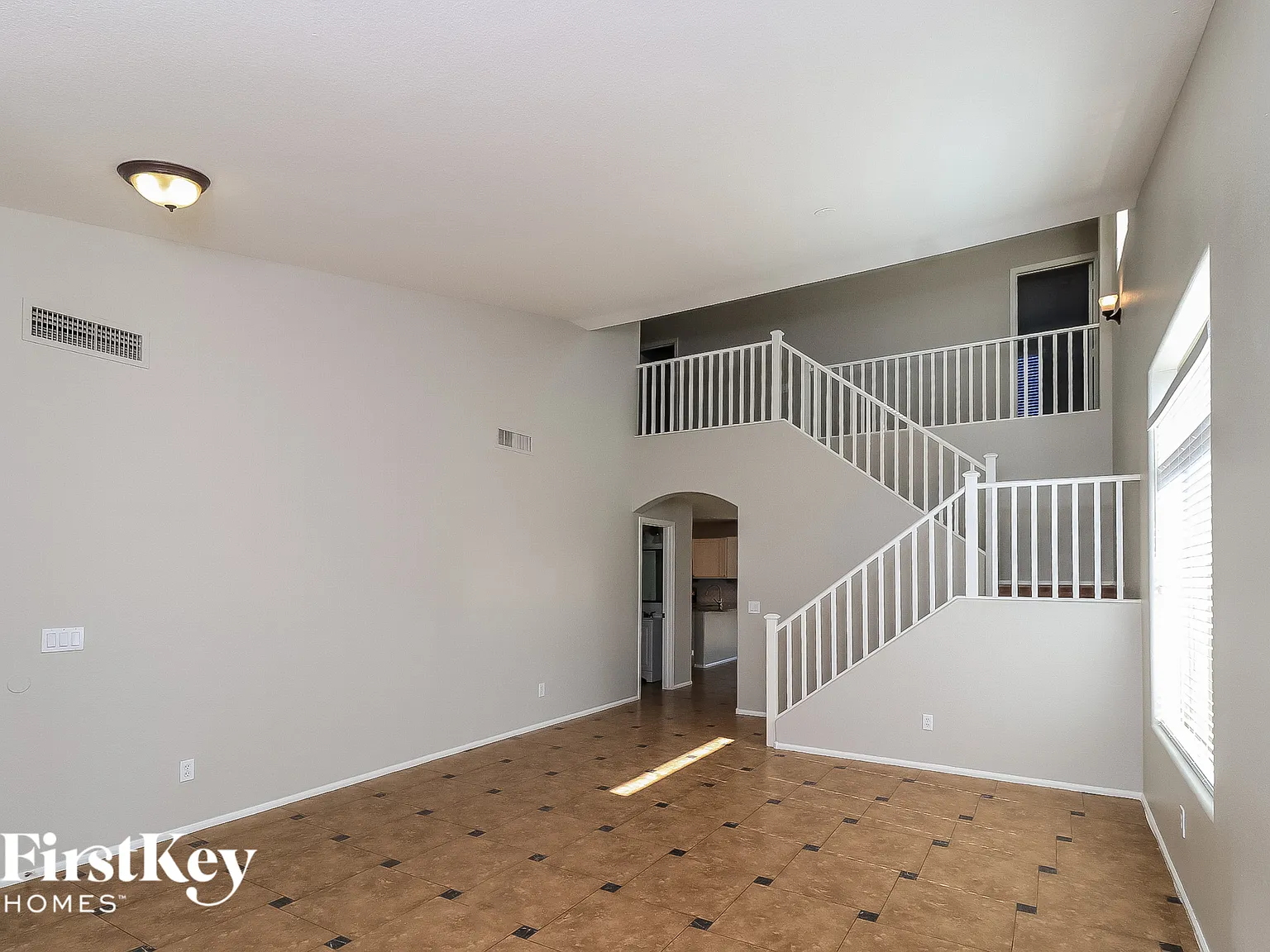 4 bed, 2.5 bath, 1943 sqft, $2,590 — Photo 3