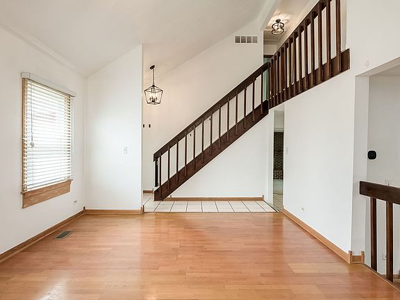 5th image of 1880 De Forest Ln