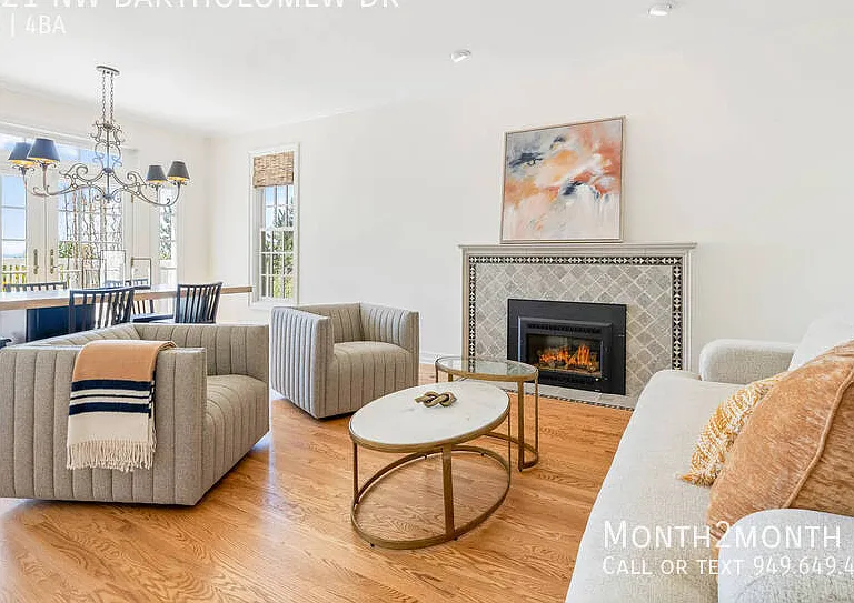 9021 NW Bartholomew Dr — Photo 1