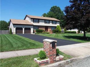 53 Thomas Dr, Manalapan, NJ