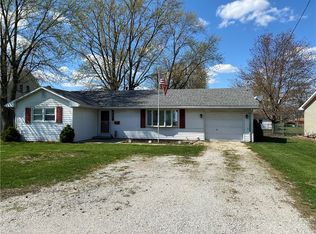 512 Ohio Ave, Windsor, IL 61957