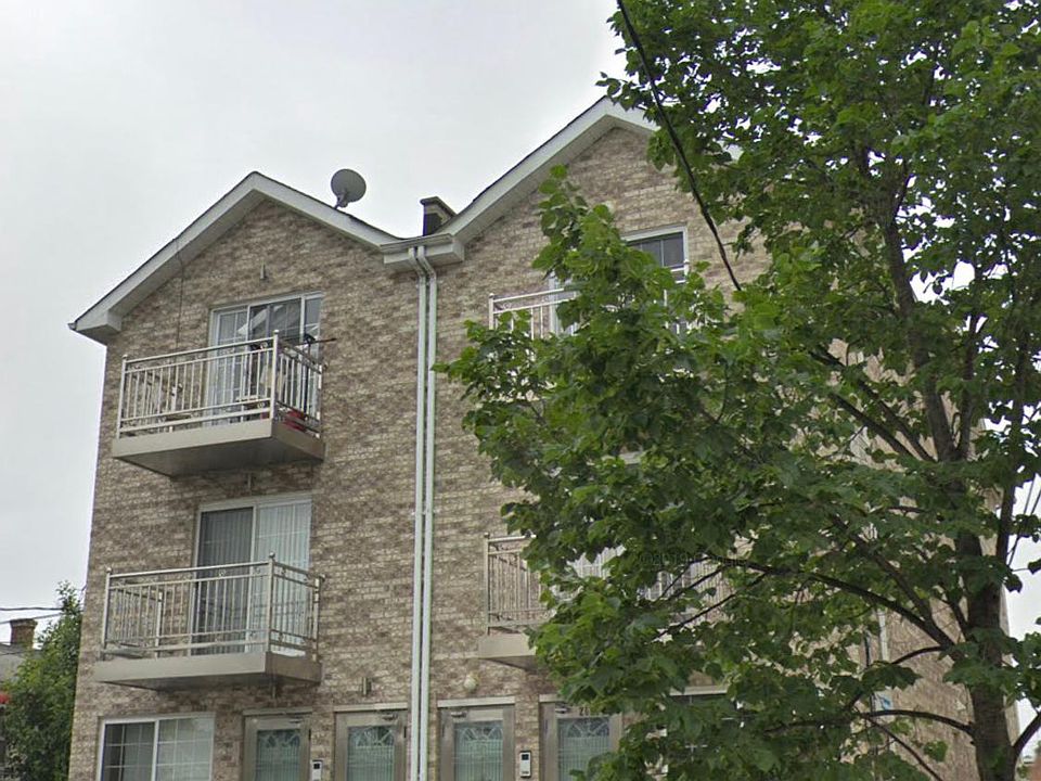 1st image of 261 Davis Ave #2