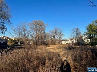 117 W Midland Ave, Paramus, NJ 07652